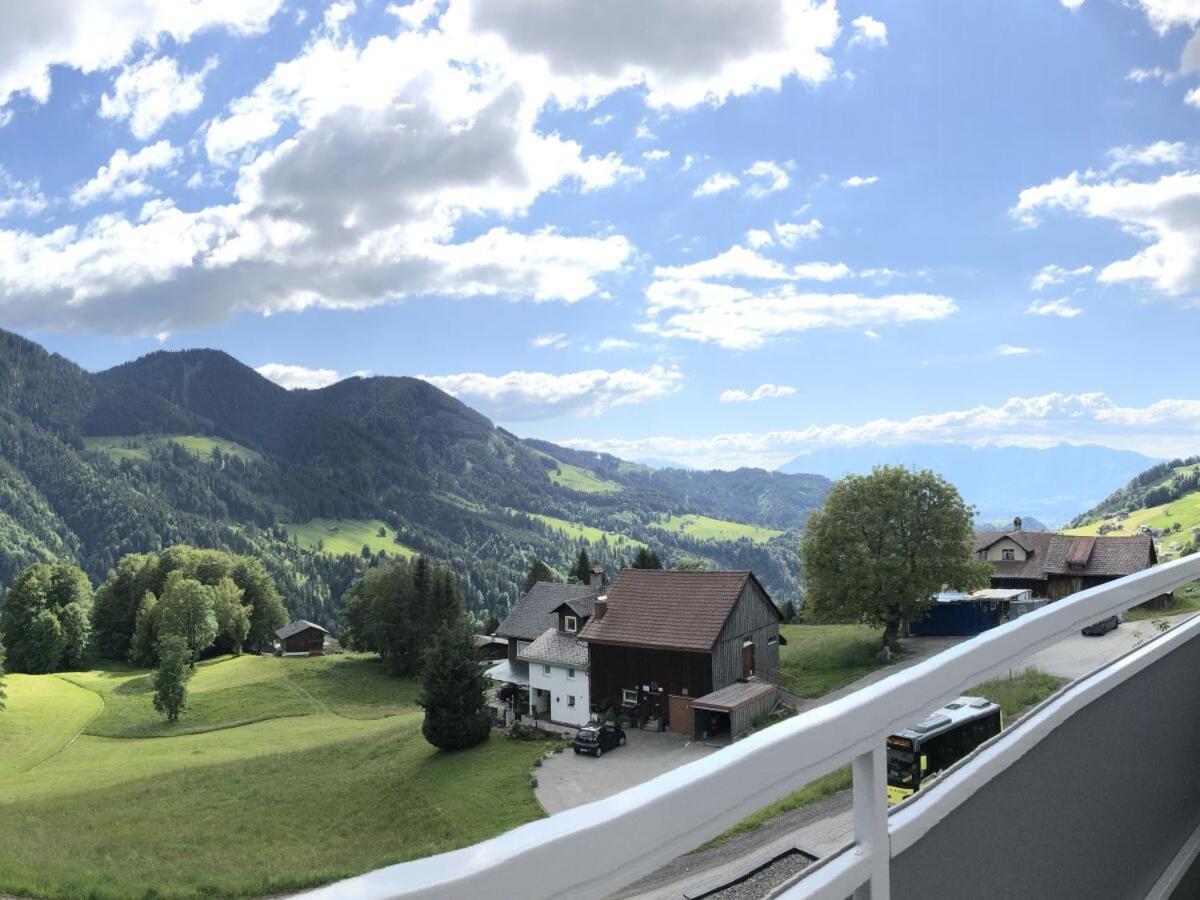 Walli Laterns - Ski Und Bergvergnuegen Direkt Vor Der Haustuer Esterno foto