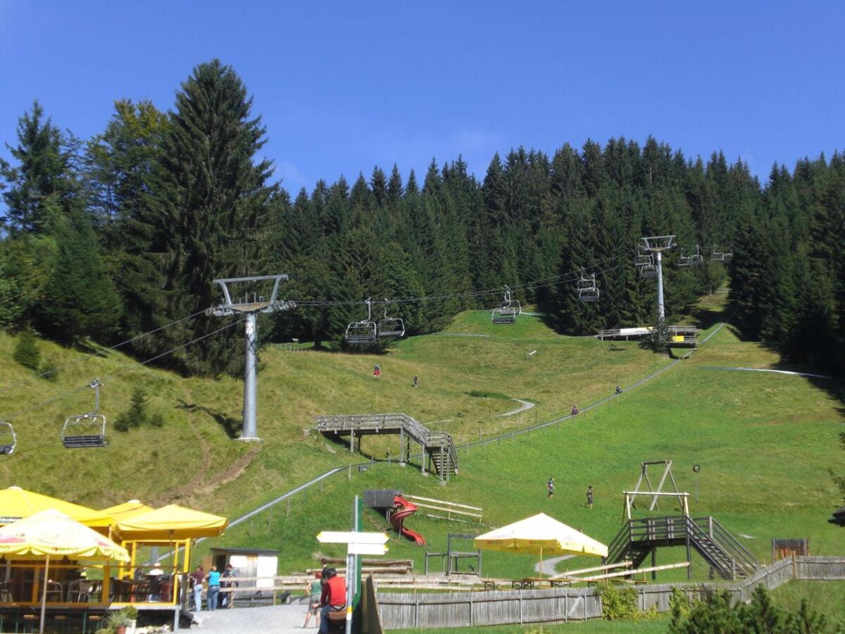 Walli Laterns - Ski Und Bergvergnuegen Direkt Vor Der Haustuer Esterno foto