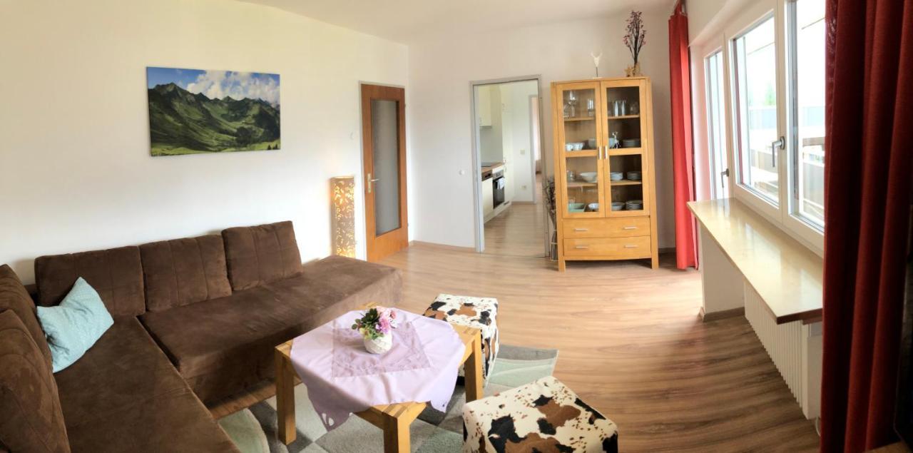 Walli Laterns - Ski Und Bergvergnuegen Direkt Vor Der Haustuer Esterno foto