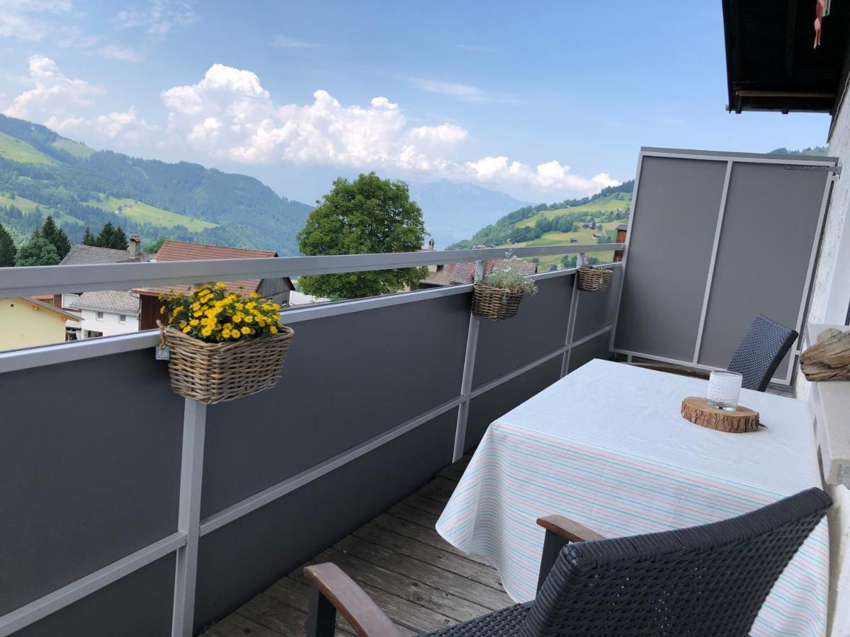 Walli Laterns - Ski Und Bergvergnuegen Direkt Vor Der Haustuer Esterno foto